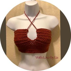 Crochet cute crop top. Can be worn also as a bikini top.